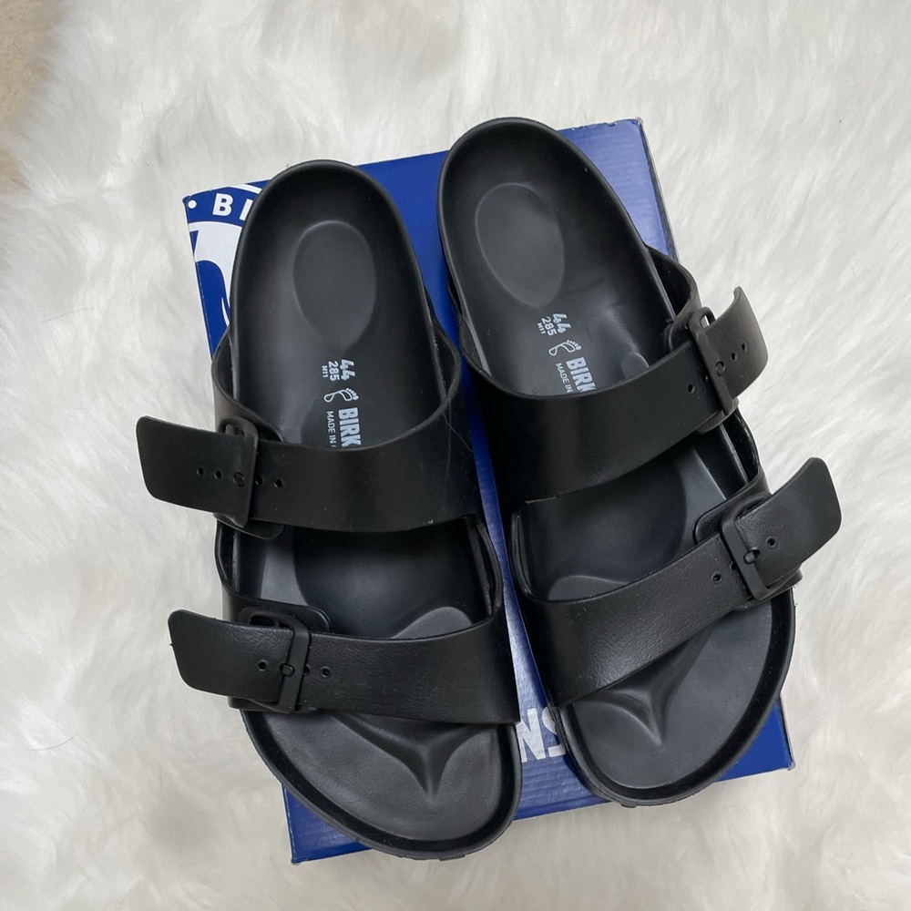 Brand new in box Arizona EVA Black Birkenstock’s